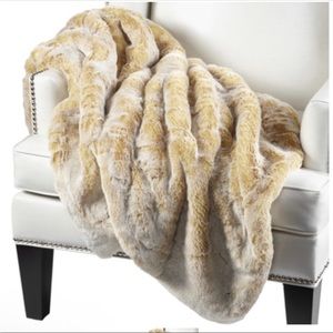 Z Gallerie Chinchilla Throw blanket